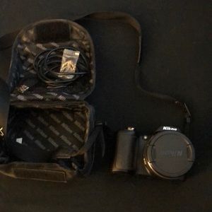 Nikon 35mm camera with usb cord. Great condition.